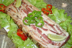 Bolo de Carne com Bolachas Picadas