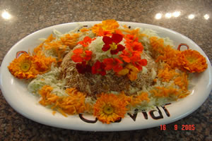 Salada de Trigo e Flores Comestíveis